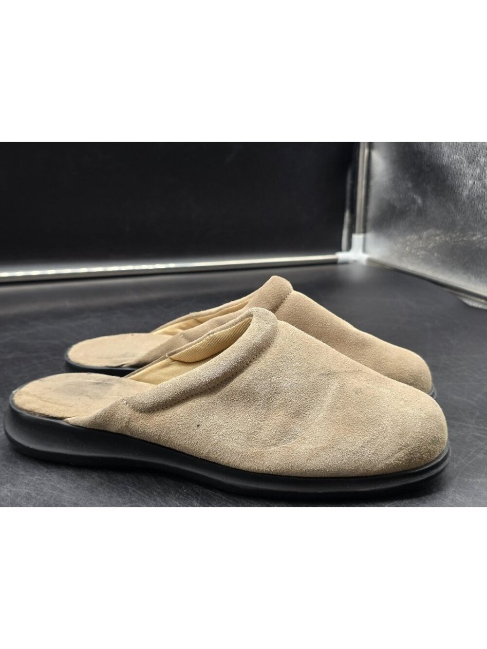 Comfortview Slippers Shoes Womens Size 8 Beige Suede Mule Stains House Indoor